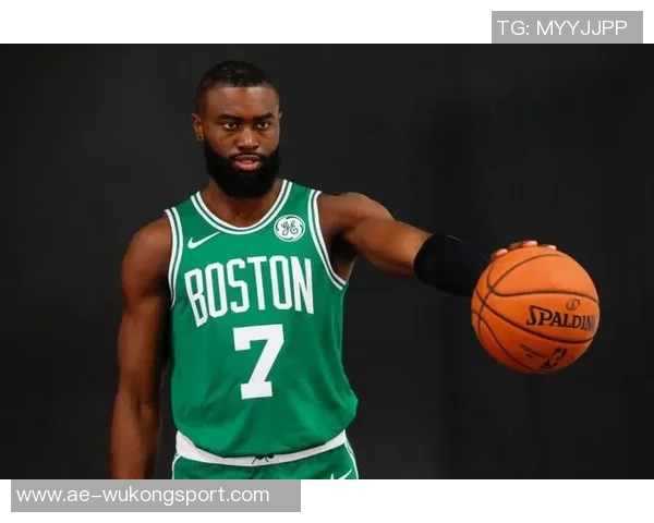 凯尔特人半场领先活塞杰伦布朗表现出色康宁汉姆努力追分